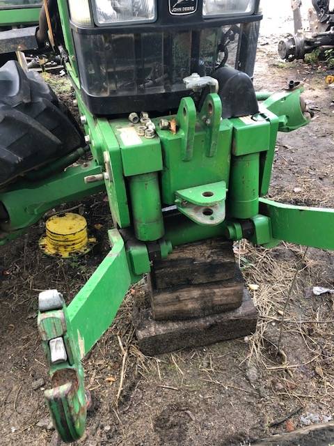 John Deere - TUZ Przedni Podnośnik