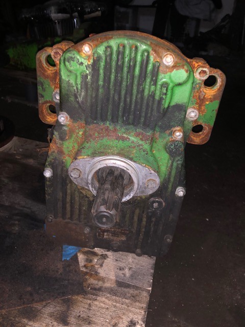 John Deere WOM Przedni