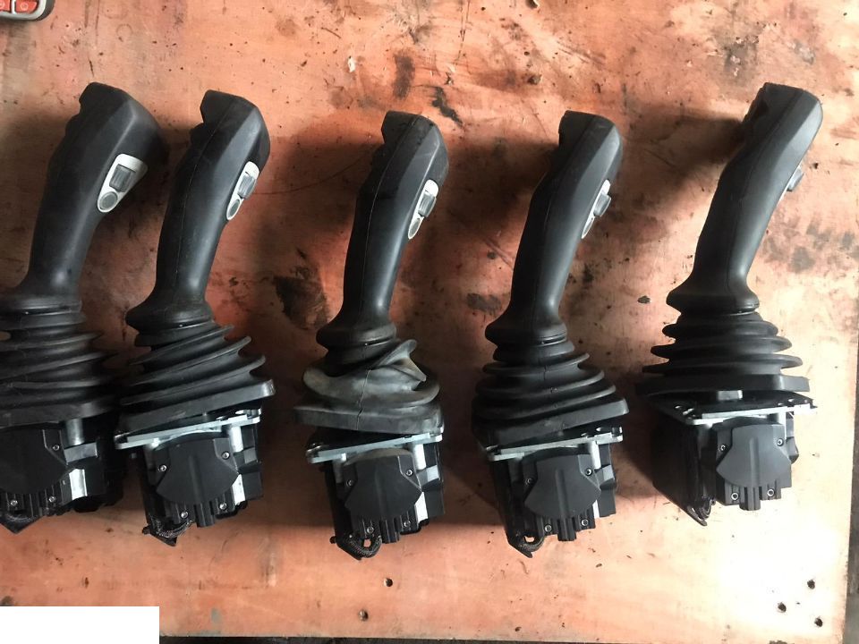 JOYSTICK DO CLAAS SCORPION 7044