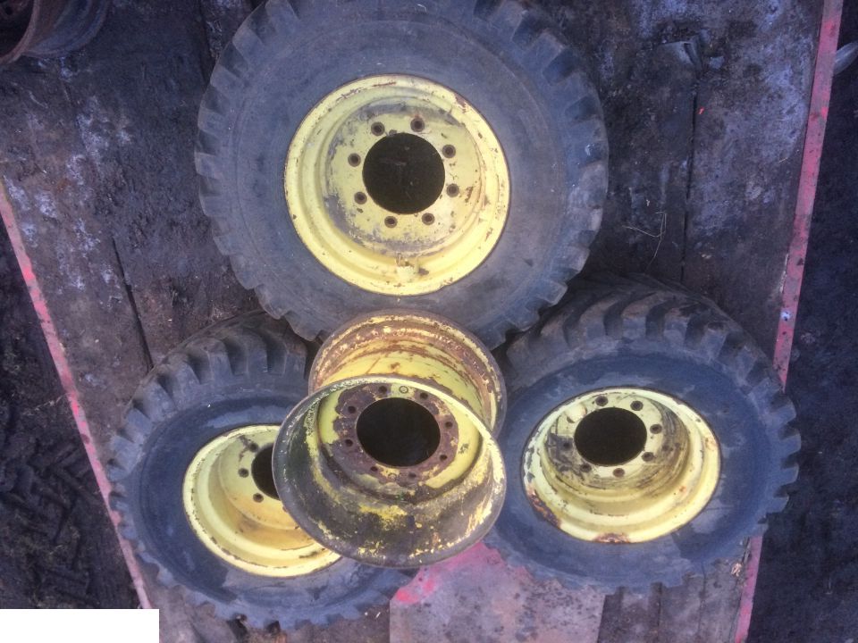 Koła Do Ładowarki John Deere 4400 - 13x20 , 20 cali opony 16/70-20 ,