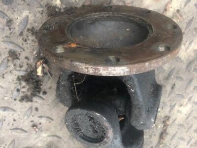 Liebherr L550 - Wał Napędowy Przedni