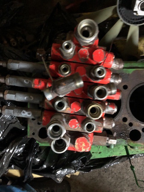 Manitou 626 | 628 - Rozdzielacz Hydrauliczny