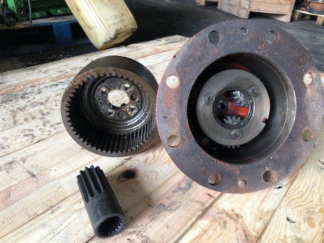 Manitou - Zwolnica - Clark hurth