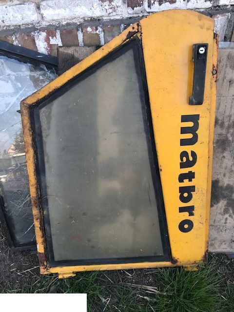 Matbro TS 270 - Drzwi