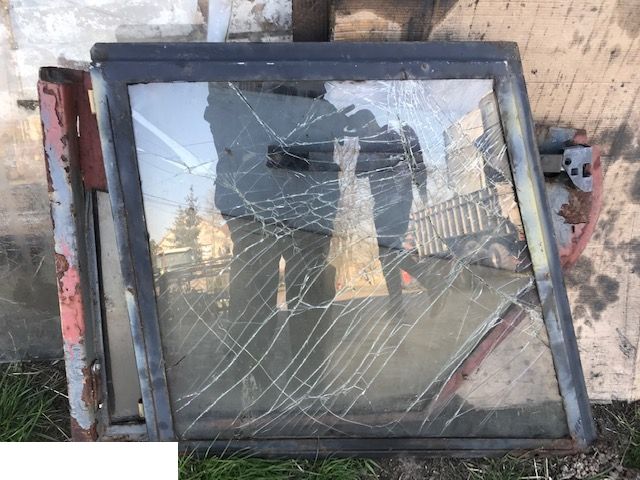 Matbro TS 270 - Drzwi