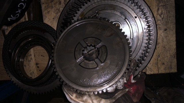 New Holland - Case Puma - Zwolnica | Zwrotnica | Półoś