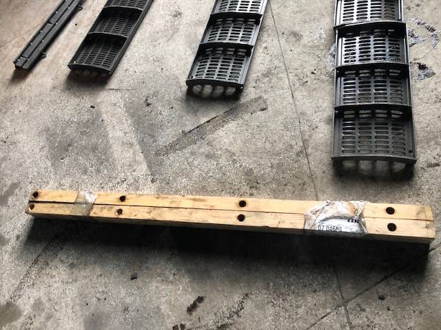 Ślizg łańcucha podajnika pochyłego Claas mega dominator