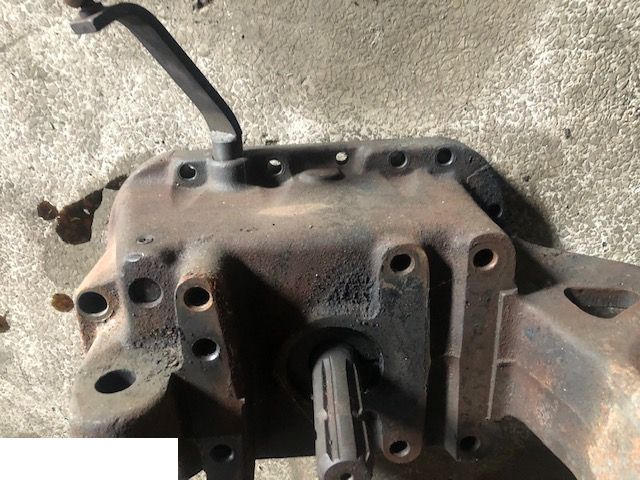 Valtra 700 - WOM Tylny - Wałek Obrotu Mocy