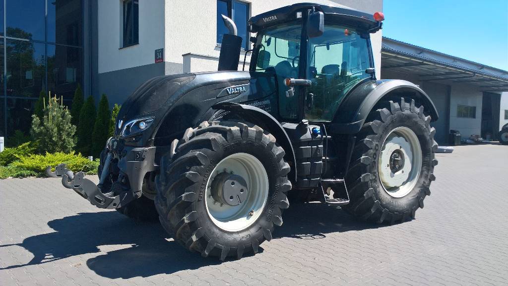 Valtra s374