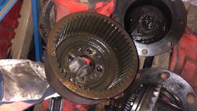 Zwolnica - Manitou - Clark Hurth