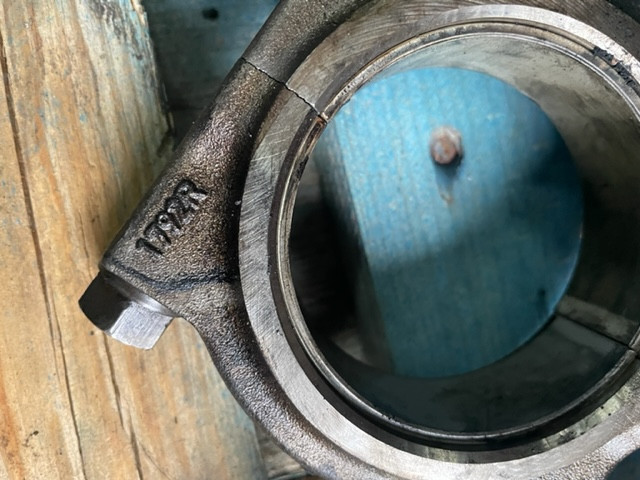 DEUTZ Korbowód TCD2013L044V TCD2013L064V Fendt 936 oryginał 04901791