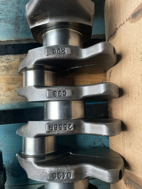 DEUTZ TCD2013L064V - Wał korbowy TCD2013L064V oryginał nominał 04914880