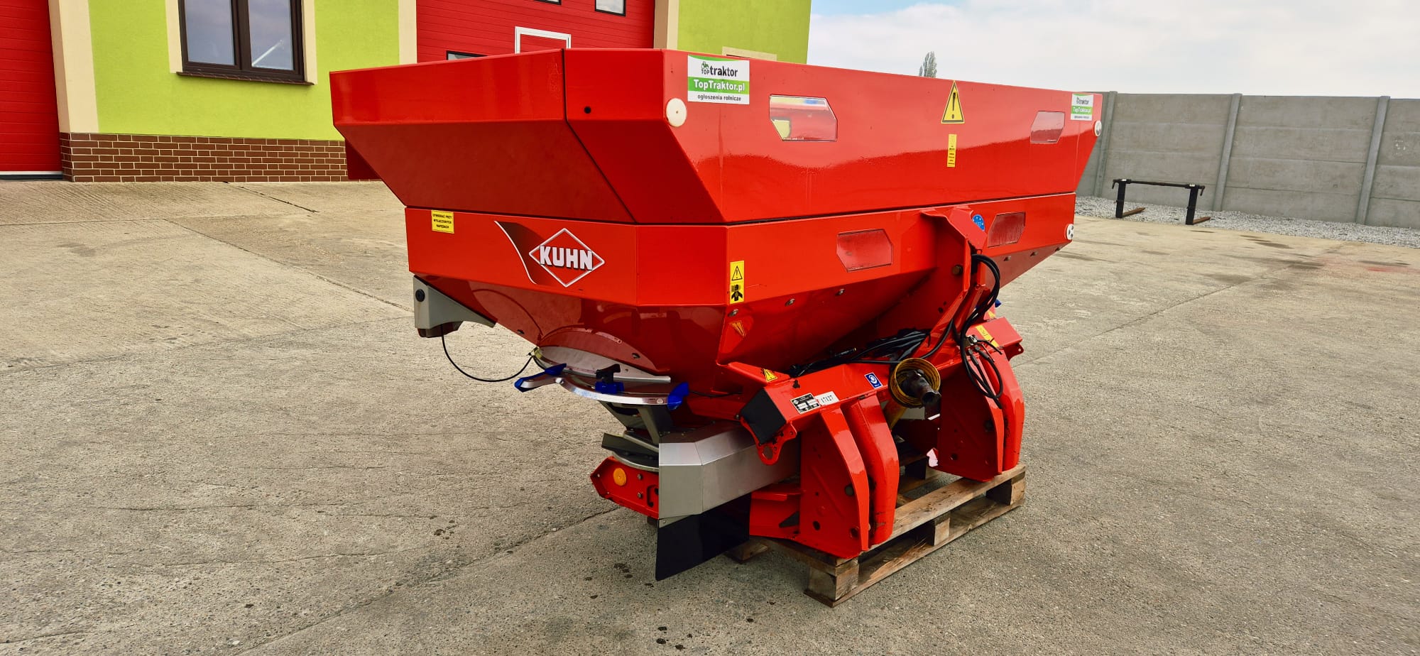 Rozsiewacz nawozów KUHN AXIS 30.1