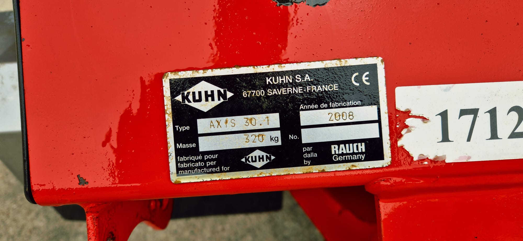 Rozsiewacz nawozów KUHN AXIS 30.1