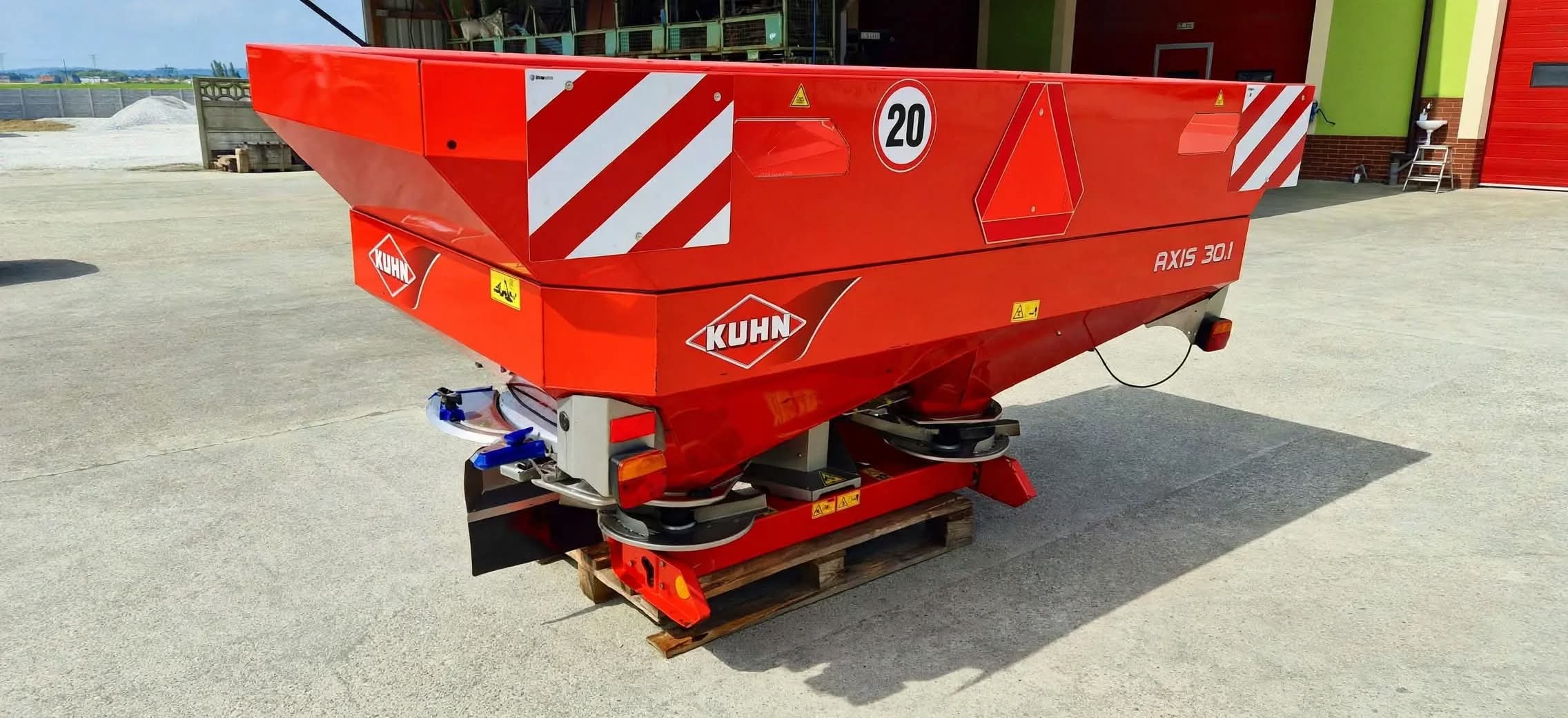 Rozsiewacz nawozów KUHN AXIS 30.1