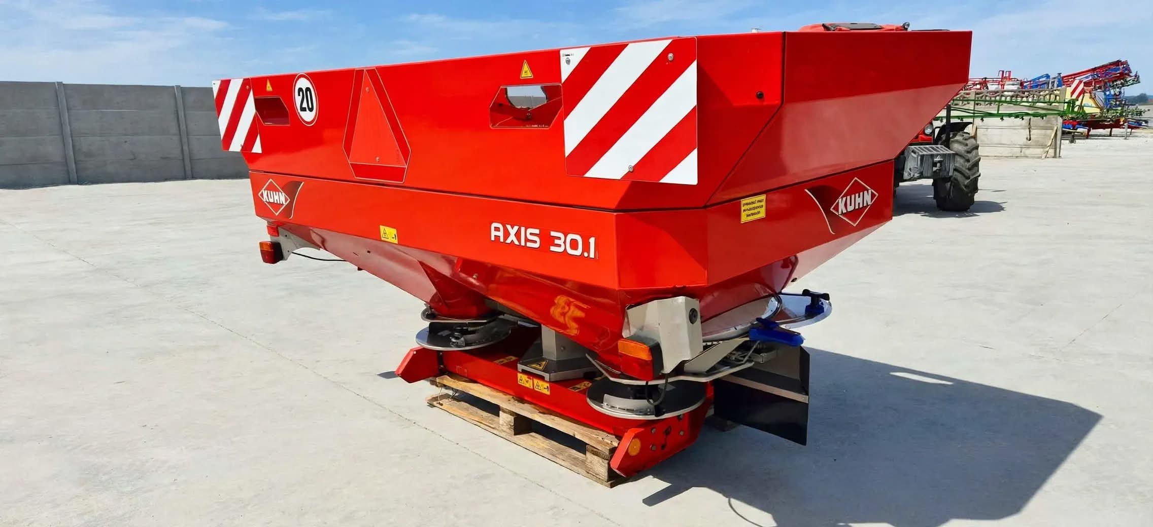 Rozsiewacz nawozów KUHN AXIS 30.1