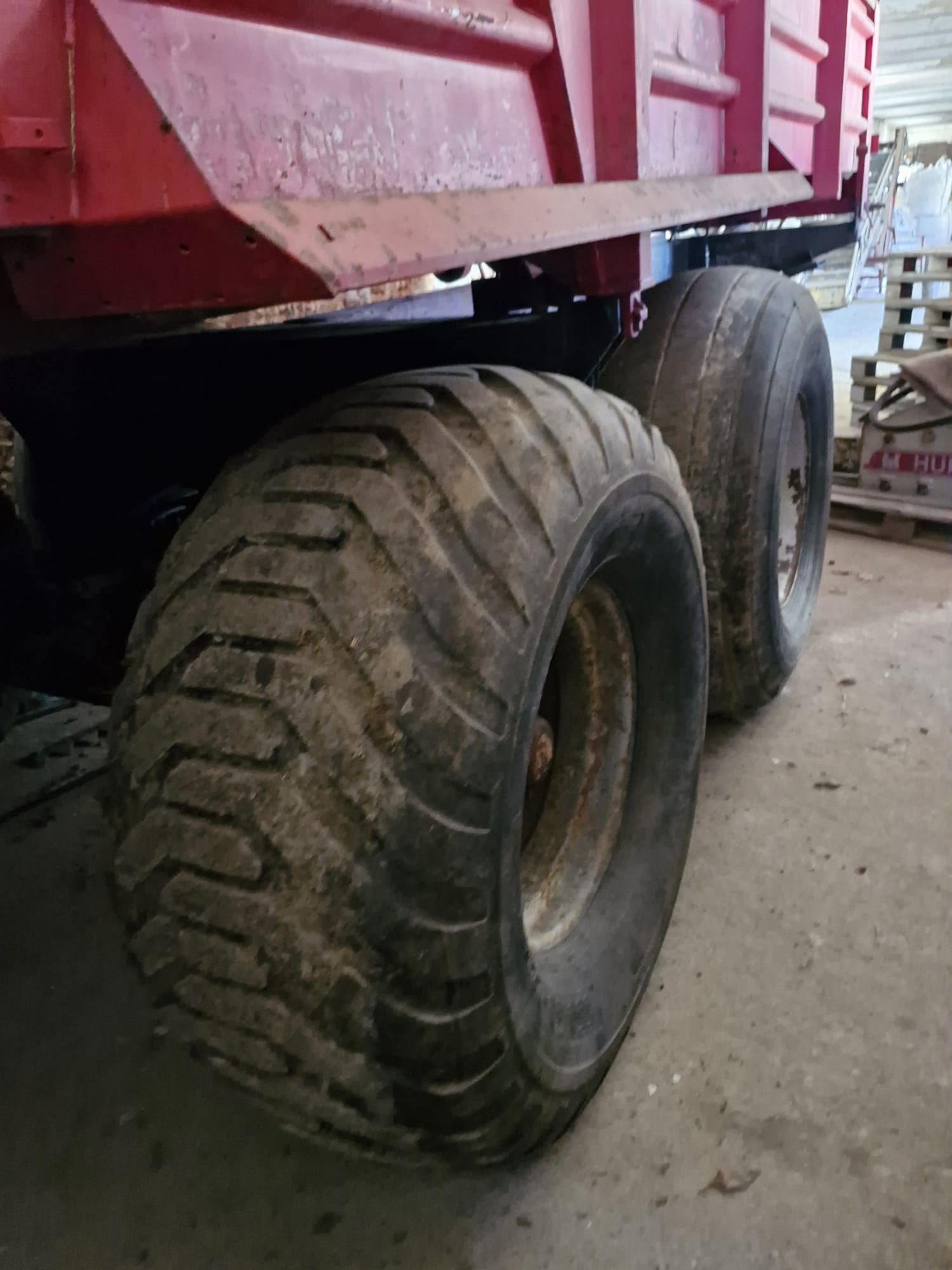 Rozrzutnik obornika, wapna i kompostu RA 140.