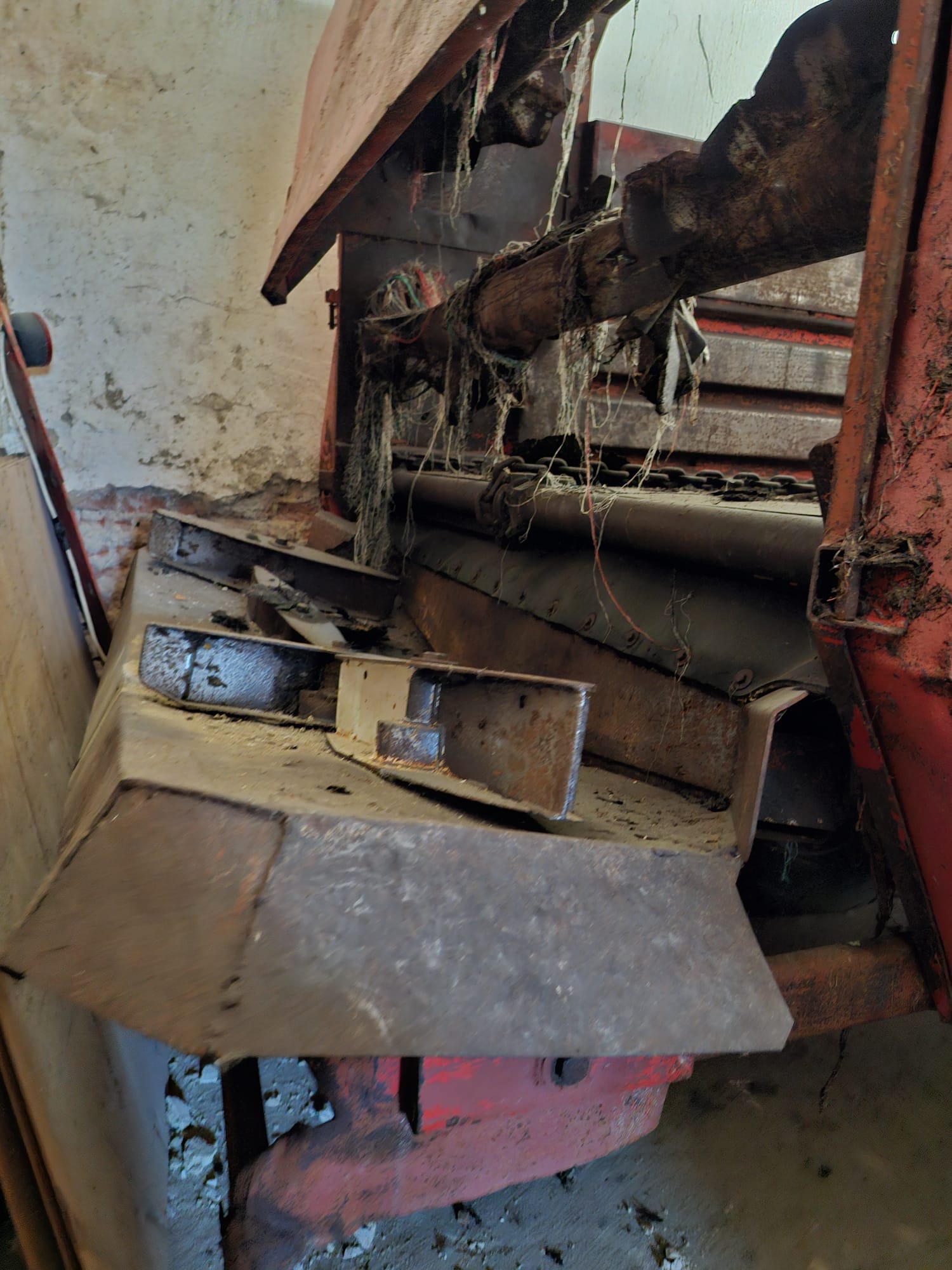 Rozrzutnik obornika, wapna i kompostu RA 140.