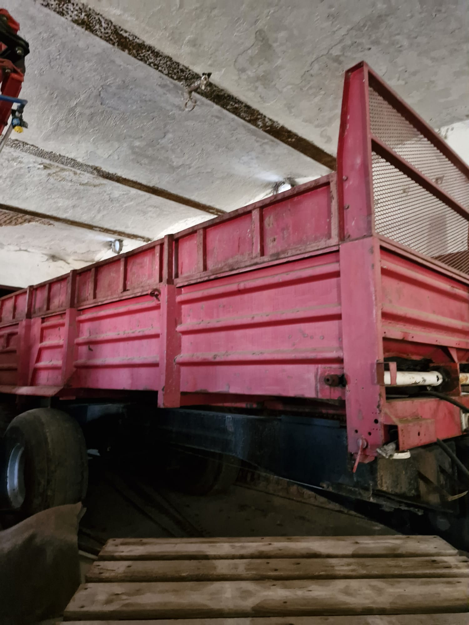 Rozrzutnik obornika, wapna i kompostu RA 140.