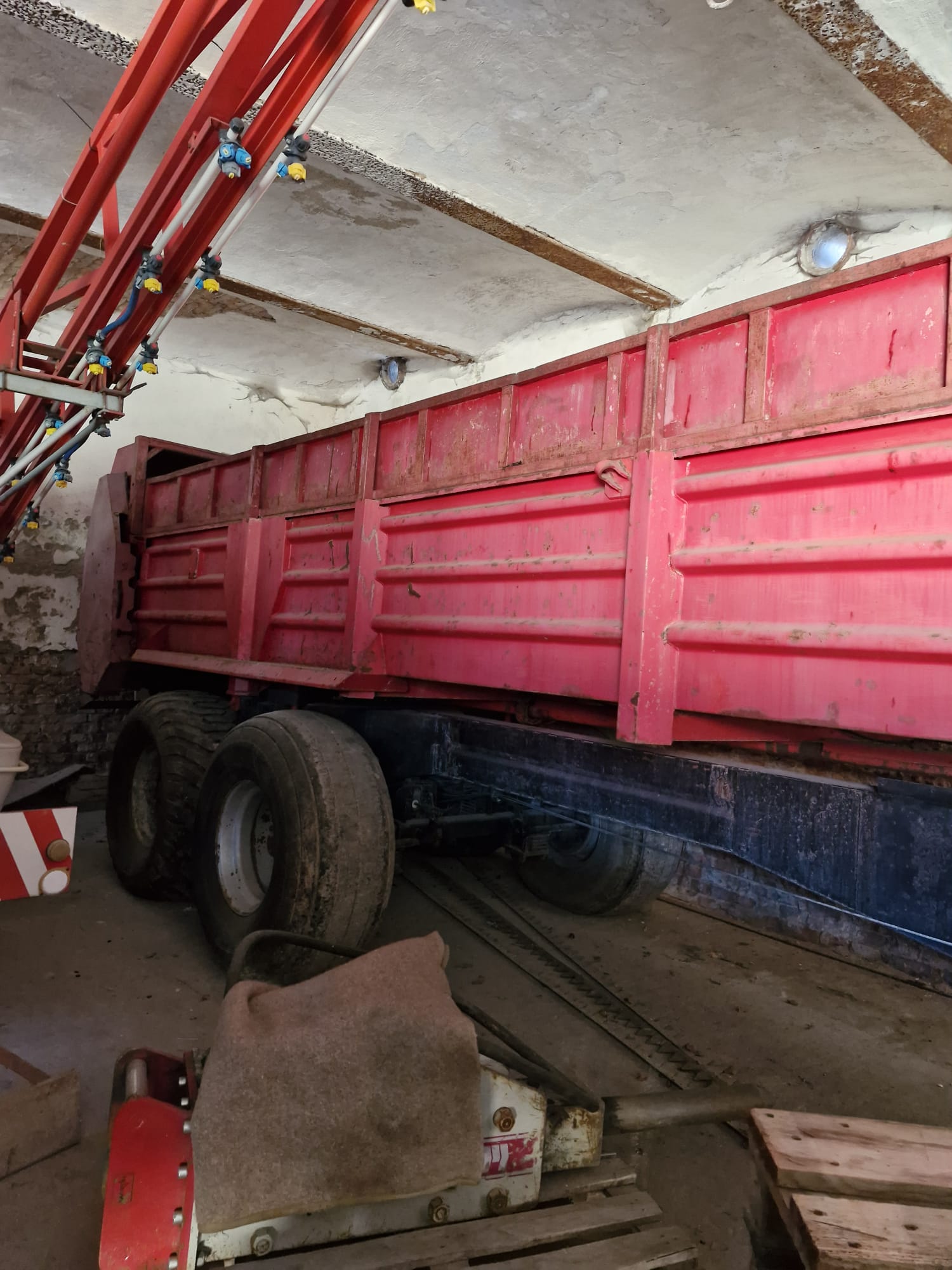 Rozrzutnik obornika, wapna i kompostu RA 140.