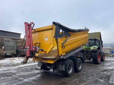 Przyczepa skorupa Wielton że żmijka załadowczą