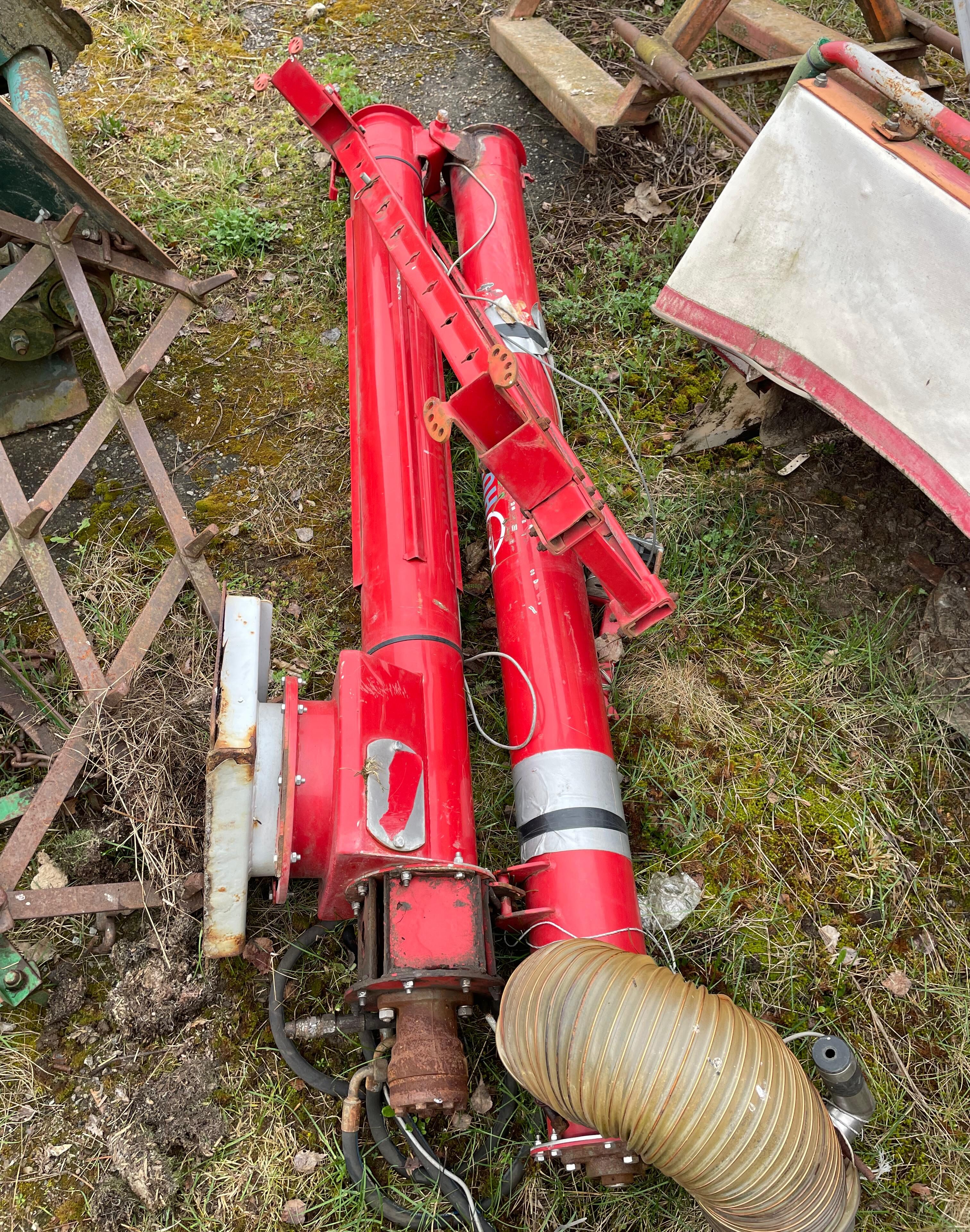 Przyczepa skorupa Wielton że żmijka załadowczą