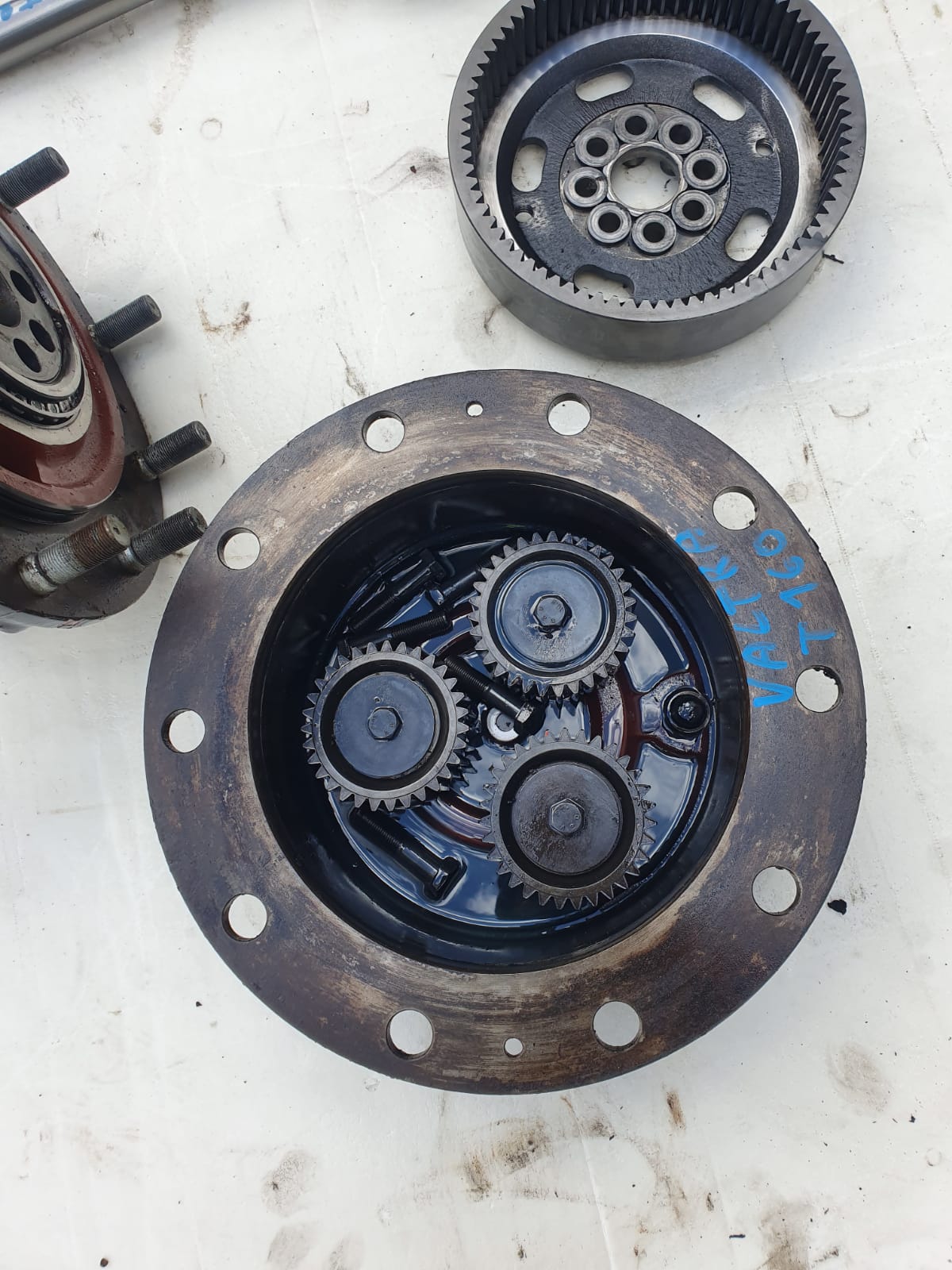 Valtra T180 - Zwolnica - Zwrotnica - Półoś - Skrzynia - Silnik - Siłowniki - Tylny WOM