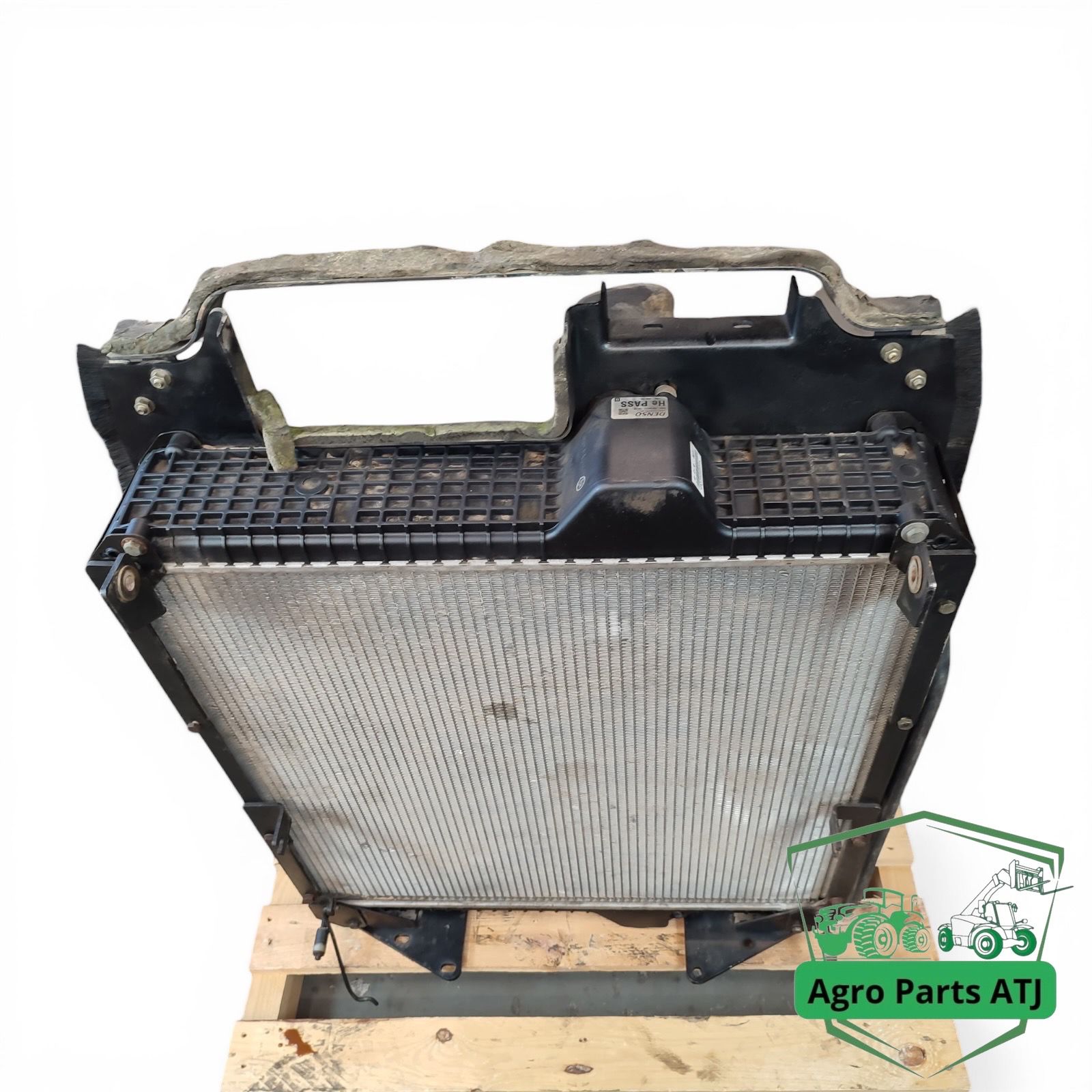 Chłodnica Radiator Denso 5015105M2 Massey Ferguson 8260