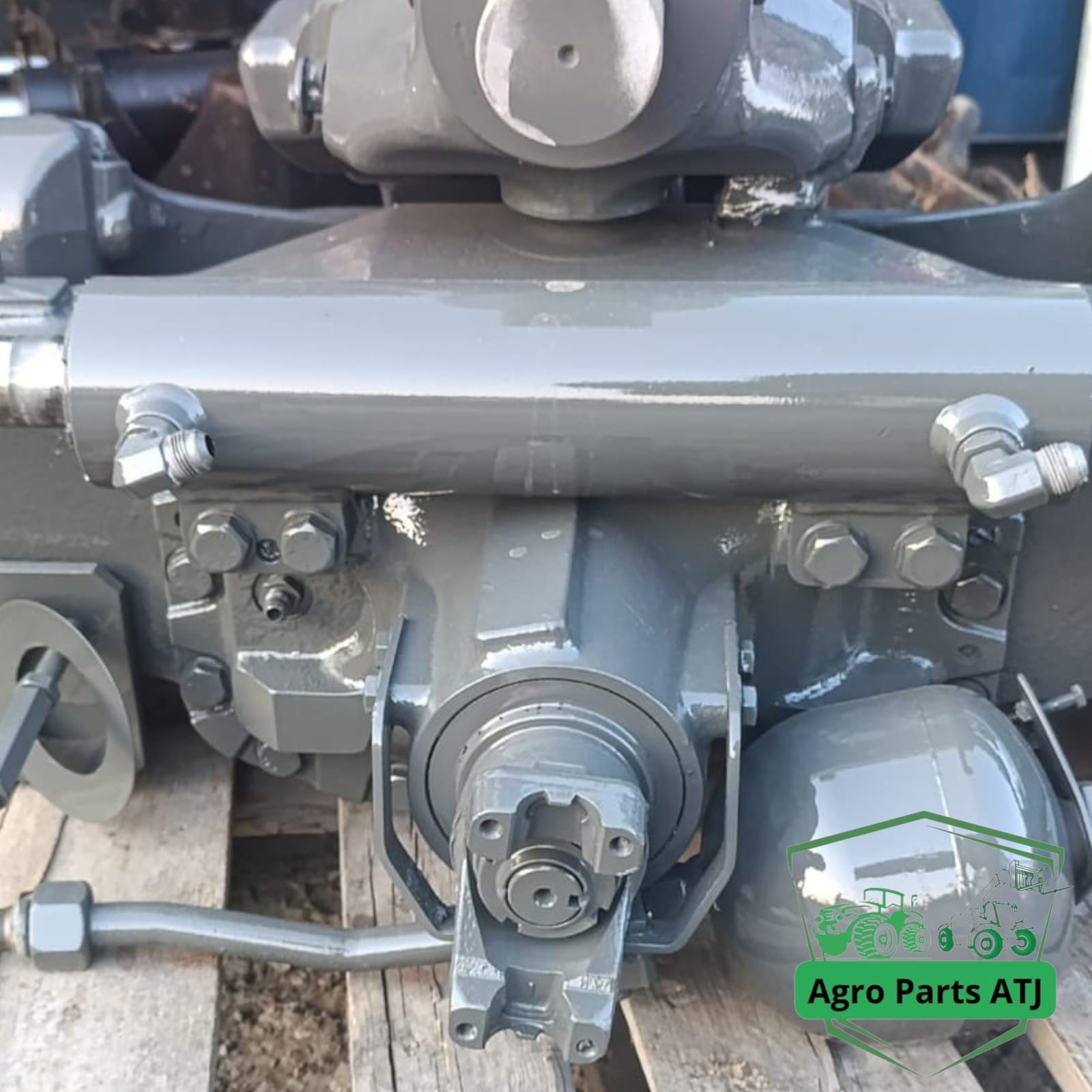 Zwolnica Zwrotnica Piasta Półoś Reduktor Przegub 7500605061 Claas Axion 820