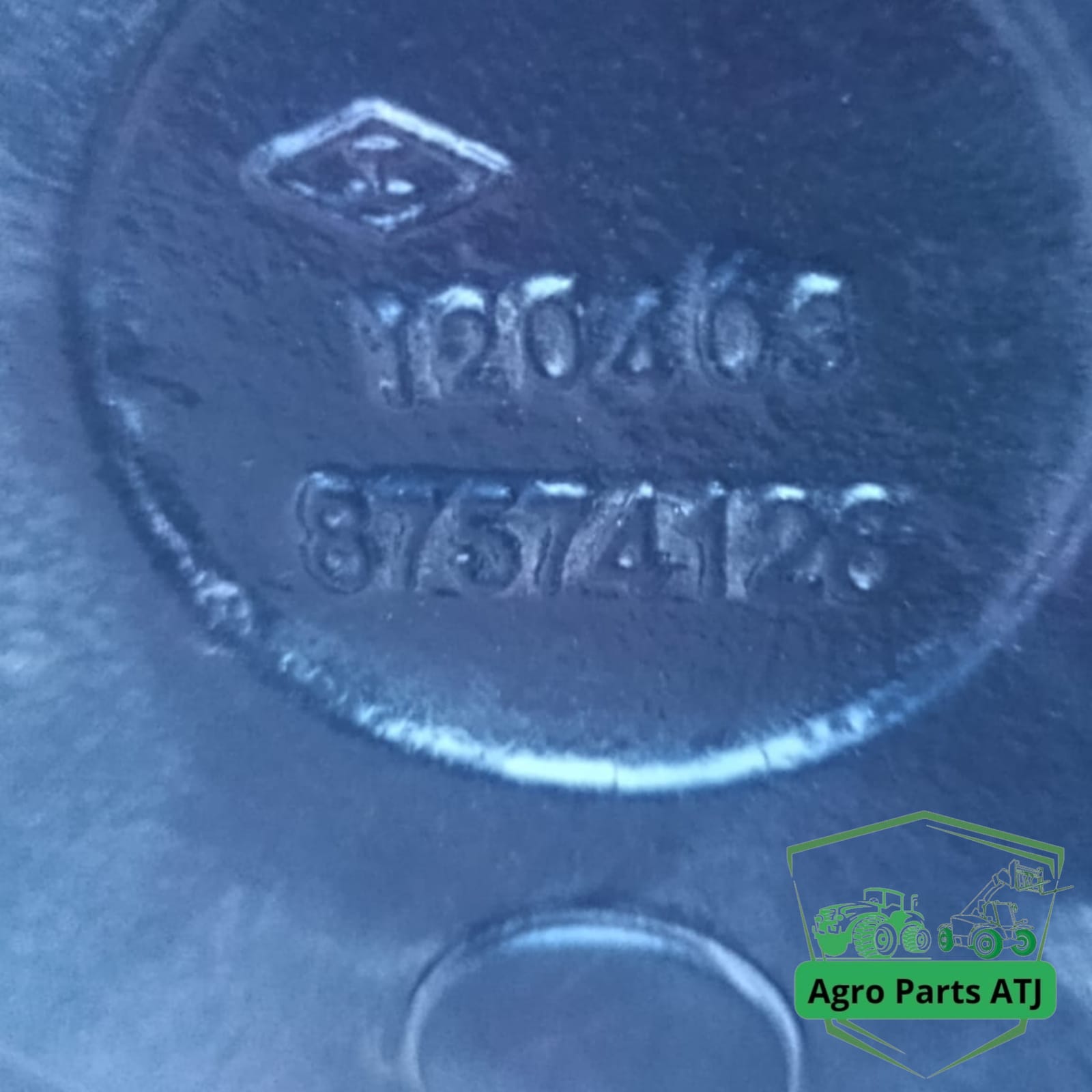 Zwolnica Zwrotnica Piasta Reduktor Półoś Przegub CNH 87667230 New Holland / Case