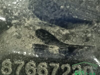 Zwolnica Zwrotnica Piasta Reduktor Półoś Przegub CNH 87667230 New Holland / Case