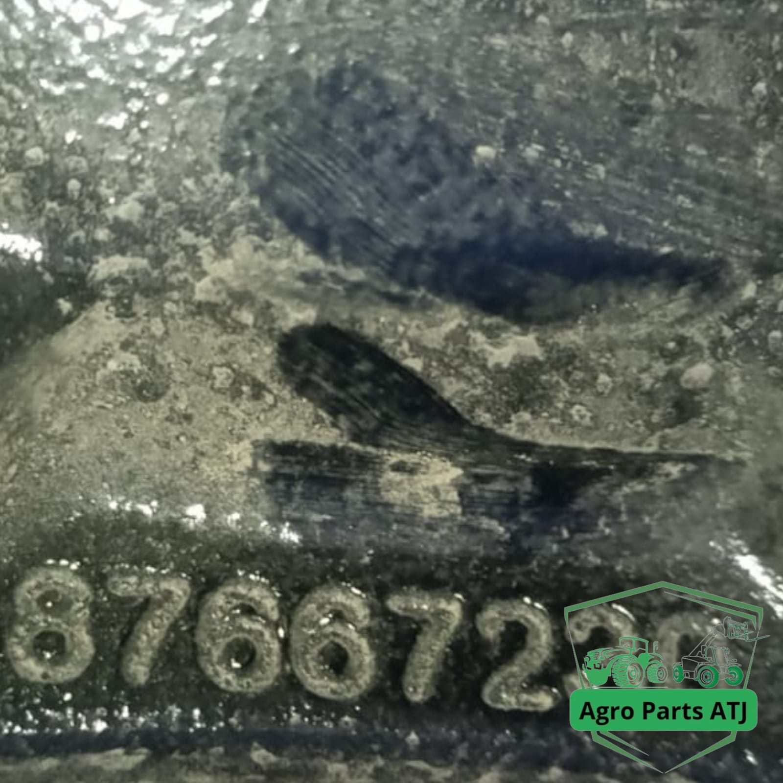 Zwolnica Zwrotnica Piasta Reduktor Półoś Przegub CNH 87667230 New Holland / Case