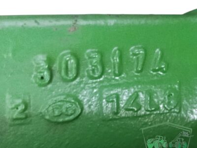 Zwolnica Zwrotnica Piasta Reduktor Półoś Wspornik AL114403 John Deere 6910