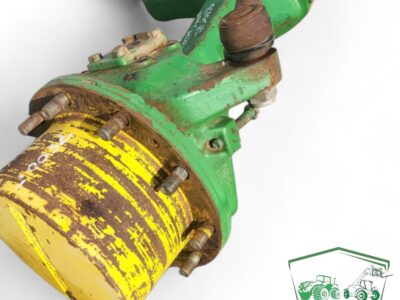 Zwolnica Zwrotnica Piasta Reduktor Półoś Wspornik AL114403 John Deere 6910