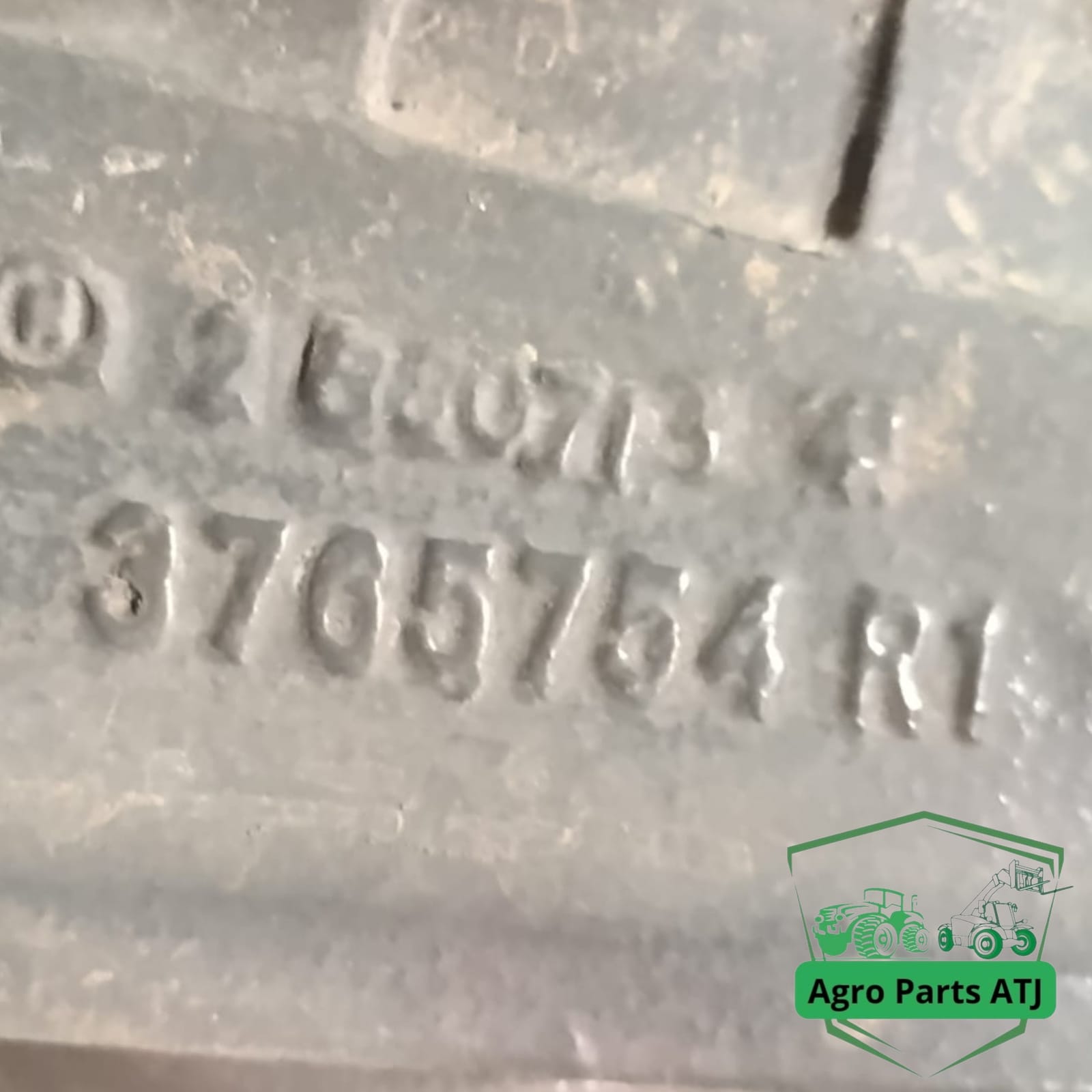 Zwrotnica Zwolnica Piasta Przegub DANA 720/520 Massey Ferguson 5455