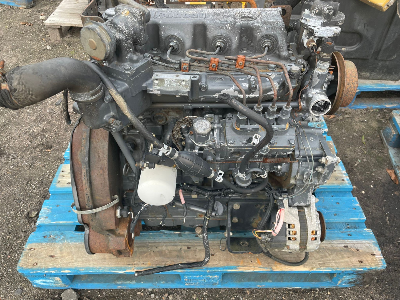 BOBCAT-silnik V3300 B0913A