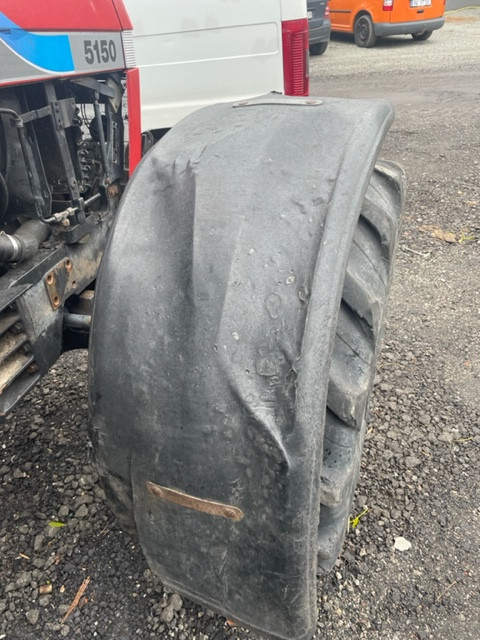 Case 5110-5150 błotniki stelaźe części