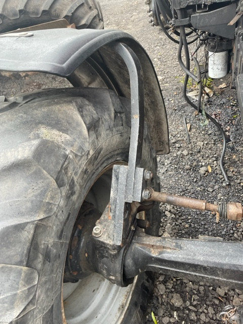 Case 5110-5150 błotniki stelaźe części