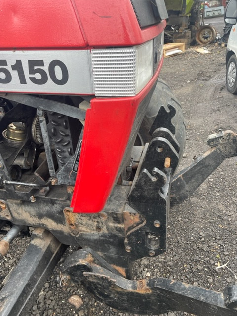 Case 5110-5150 błotniki stelaźe części