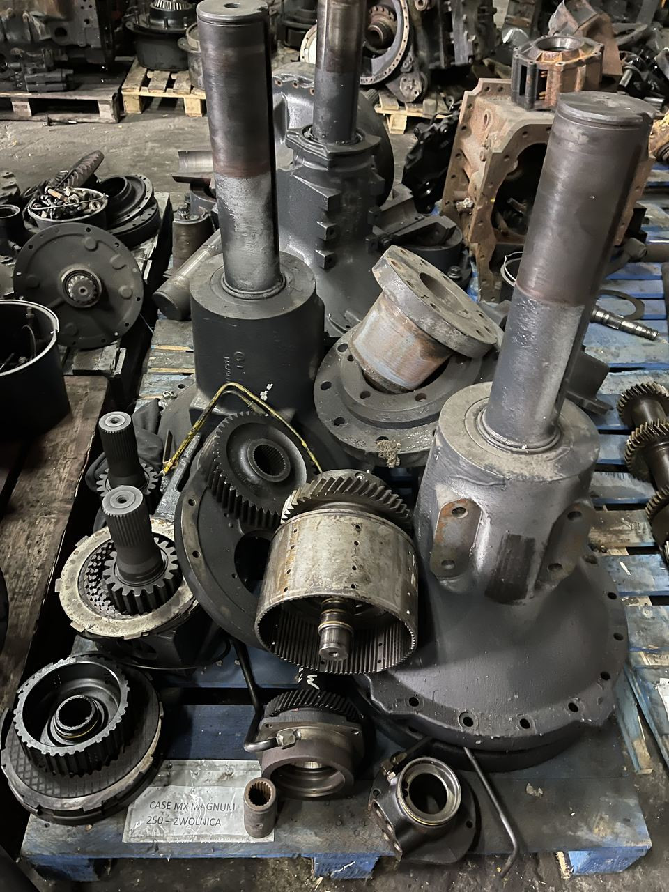 CASE-kosz skrzyni biegów/zwolnica Case Magnum 250-CZĘŚCI