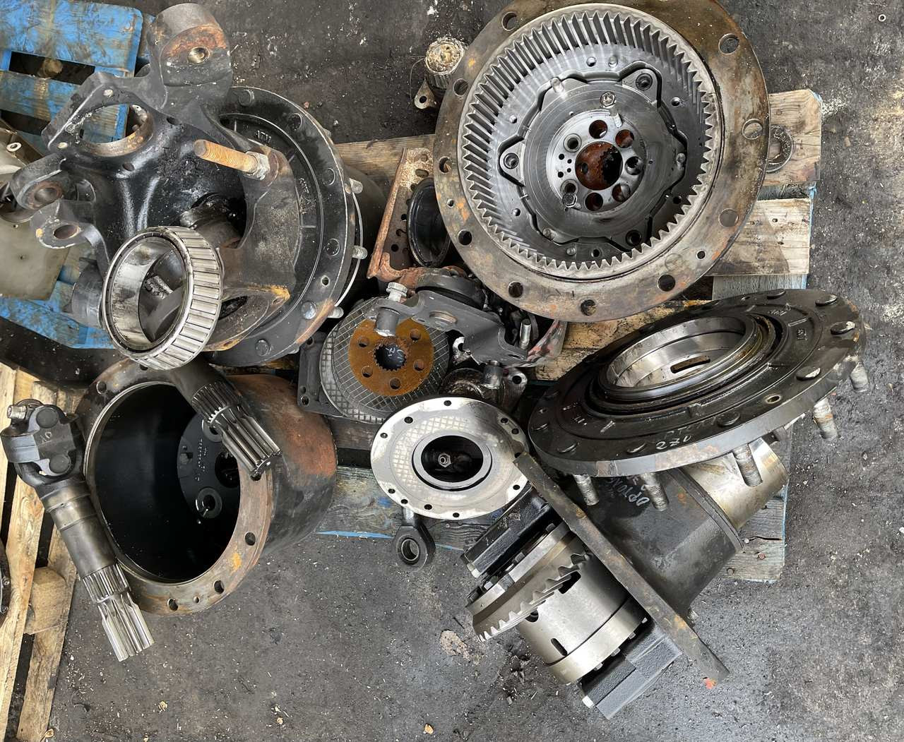 CASE-zwolnica zwrotnica mechanizm róźnicowy/Case Optum 270 części