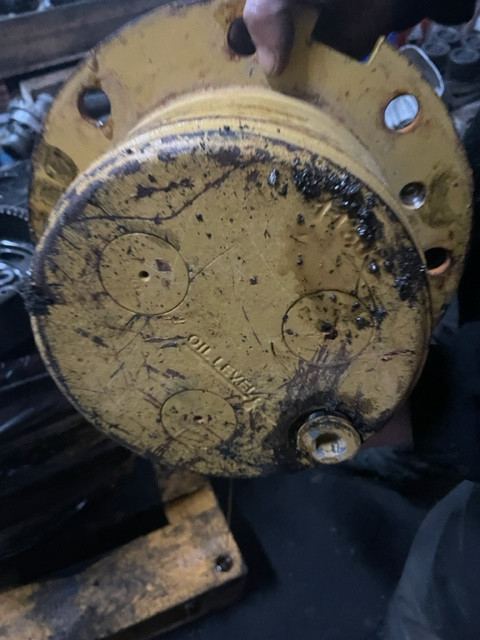 Cat 906H , Cat 907H zwolnica piasta koła