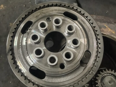 Cat 906H , Cat 907H zwolnica piasta koła