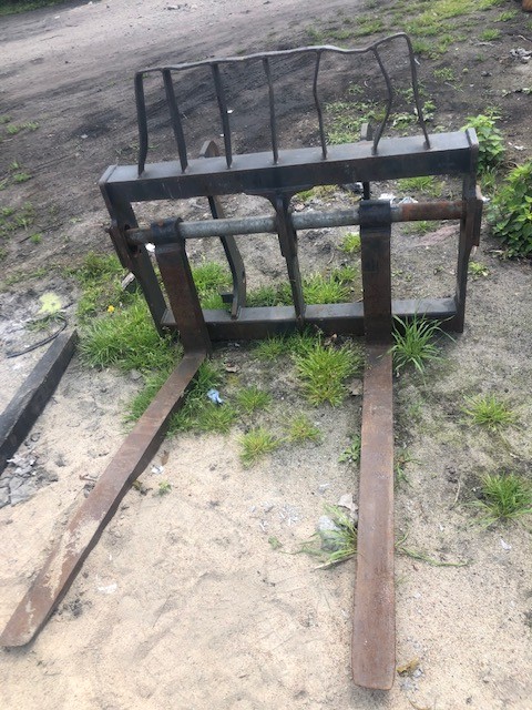 Caterpillar TH Cat TH paleciak widły