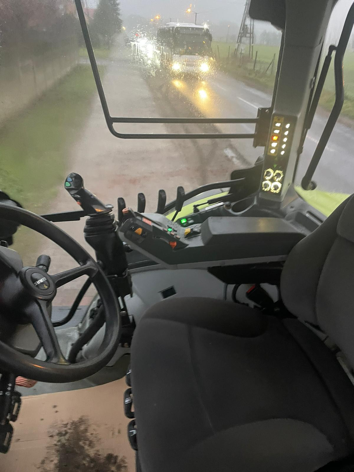 Claas Arion 650 Hexashift