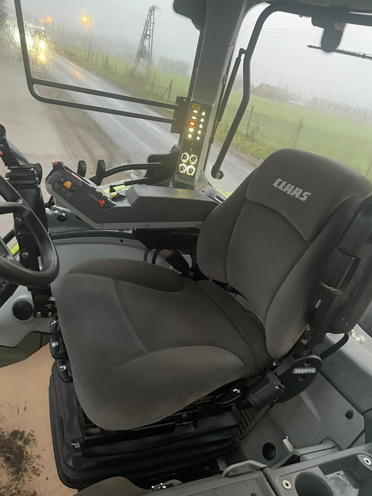 Claas Arion 650 Hexashift