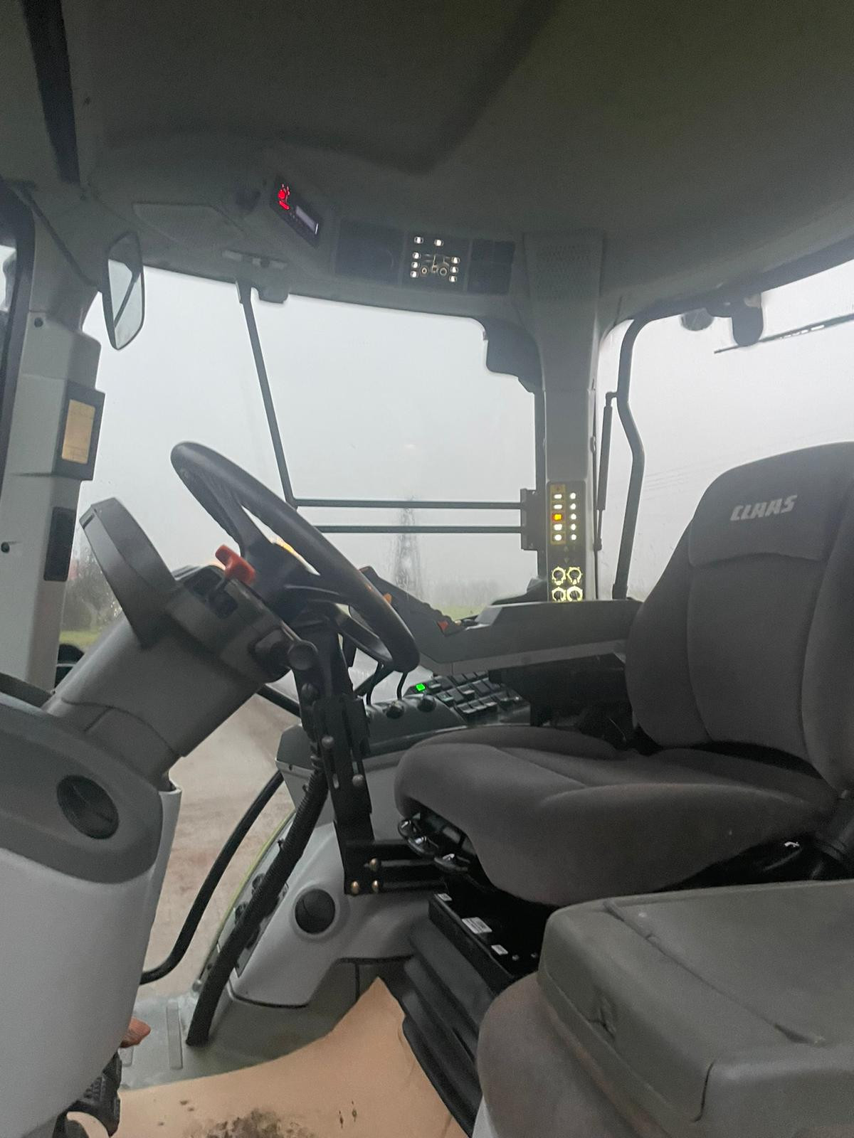 Claas Arion 650 Hexashift