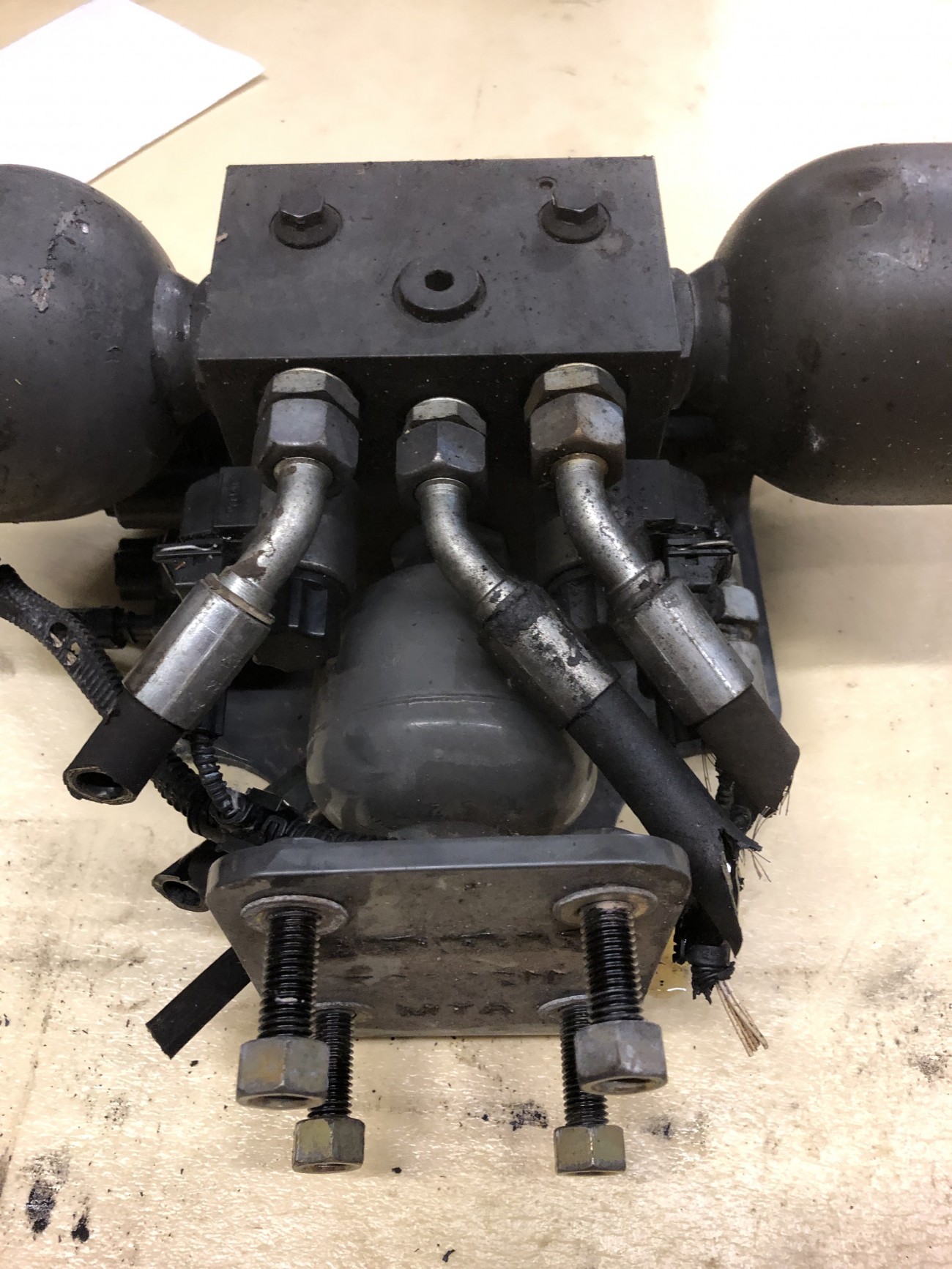 Claas Arion-amortyzacja osi/Claas Arion 620