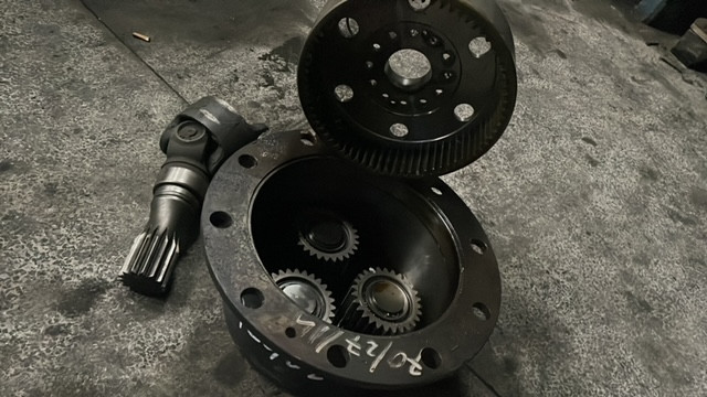 Claas Axion zwolnica zwrotnica Piasta most napędowy DANA