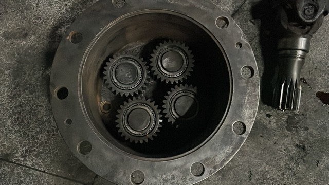 Claas Axion zwolnica zwrotnica Piasta most napędowy DANA